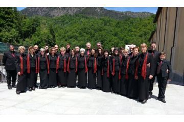 Tradizionale concerto estivo del coro di vi&#249;