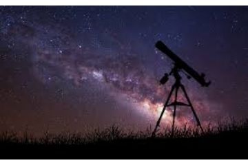 Stelle, buchi nel cielo da cui filtra l&#39;infinito