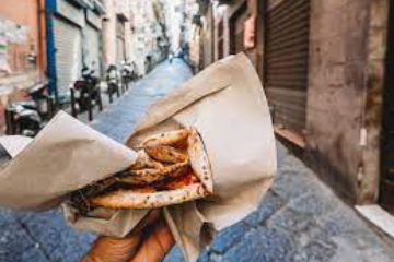 Napoli andata e ritorno, un viaggio tra canzoni e melodie 
